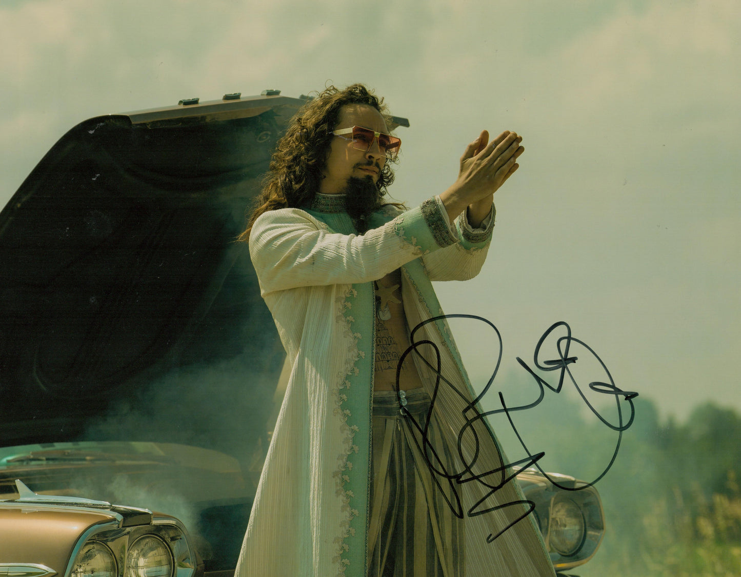 ROBERT SHEEHAN SIGNED THE UMBRELLA ACADEMY 14X11 PHOTO (1)