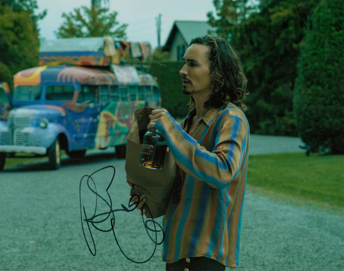 ROBERT SHEEHAN SIGNED THE UMBRELLA ACADEMY 14X11 PHOTO (2)