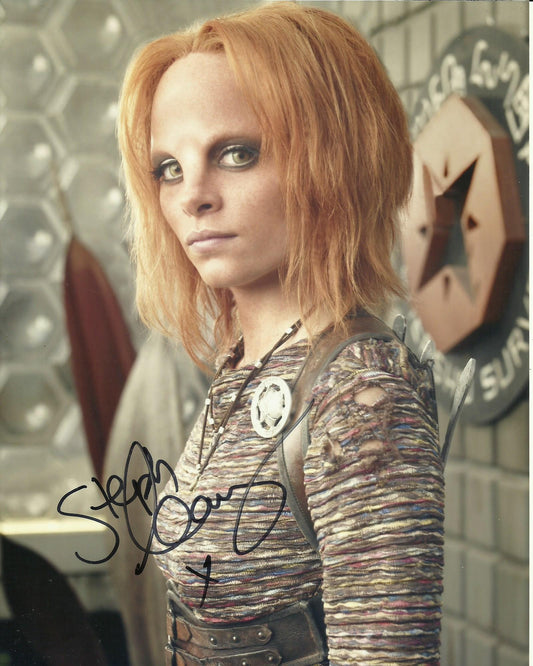 STEPHANIE LEONIDAS SIGNED DEFIANCE 10X8 PHOTO