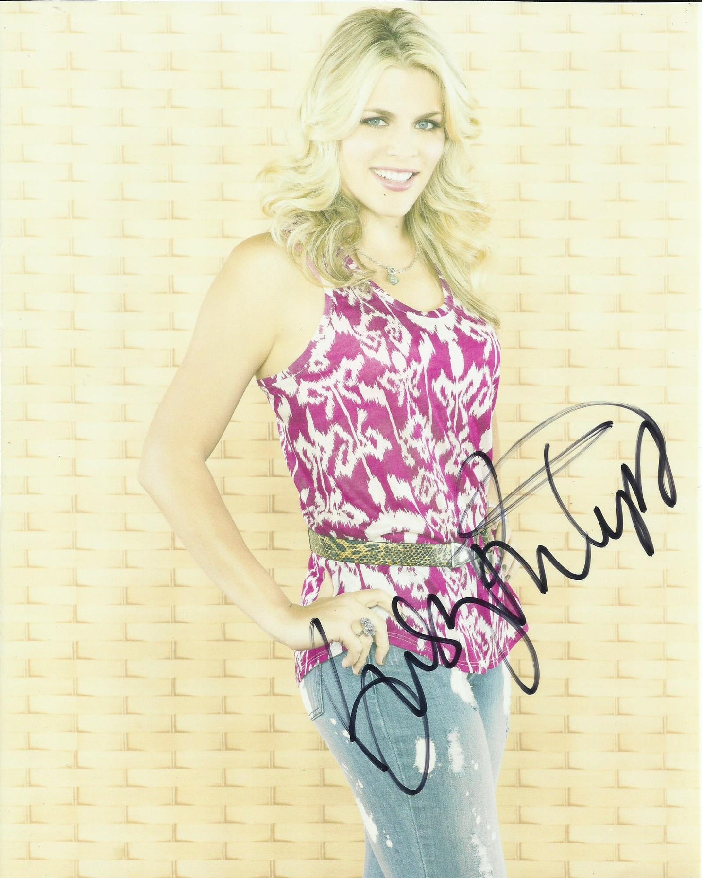 BUSY PHILLIPS SIGNED SEXY 10X8 PHOTO (2)