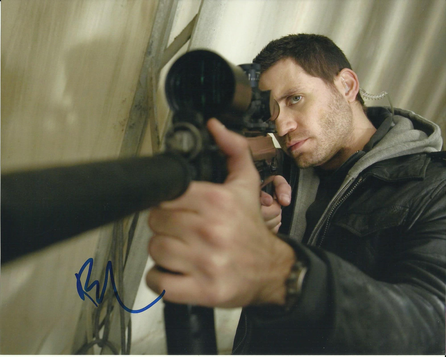 EDGAR RAMIREZ SIGNED THE BOURNE ULTIMATUM 8X10 PHOTO