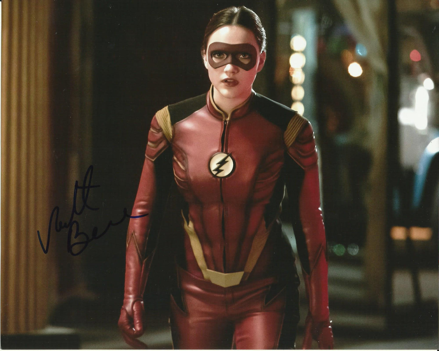 VIOLETT BEANE SIGNED THE FLASH 10X8 PHOTO (1)