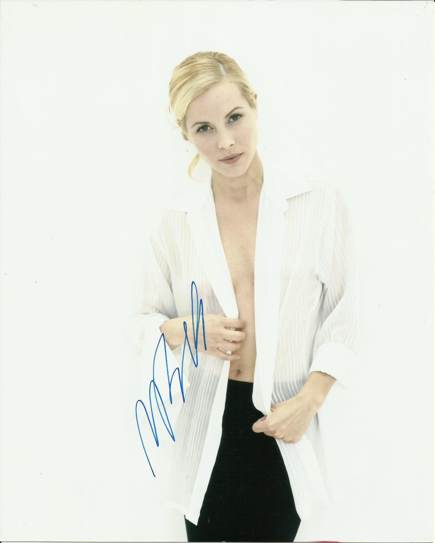 MARIA BELLO SIGNED SEXY 10X8 PHOTO (1)