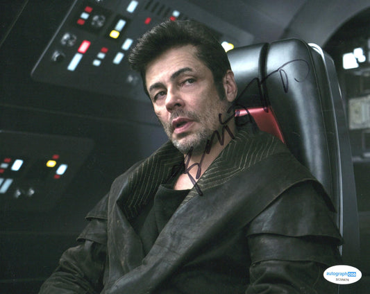 BENICIO DEL TORO SIGNED STAR WARS 8X10 PHOTO (1) ALSO ACOA