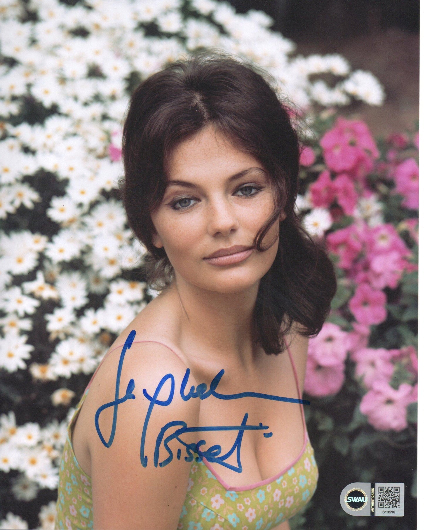 JACQUELINE BISSET SIGNED SEXY 10X8 PHOTO (1) ALSO SWAU