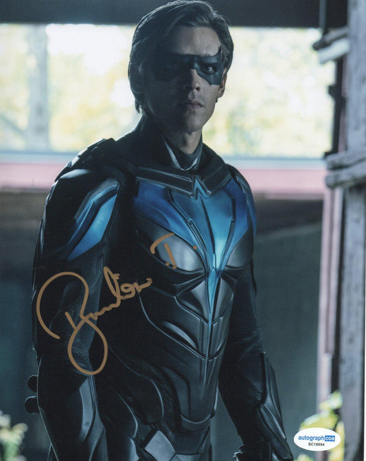 BRENTON THWAITES SIGNED TITANS 8X10 PHOTO (4) ALSO ACOA