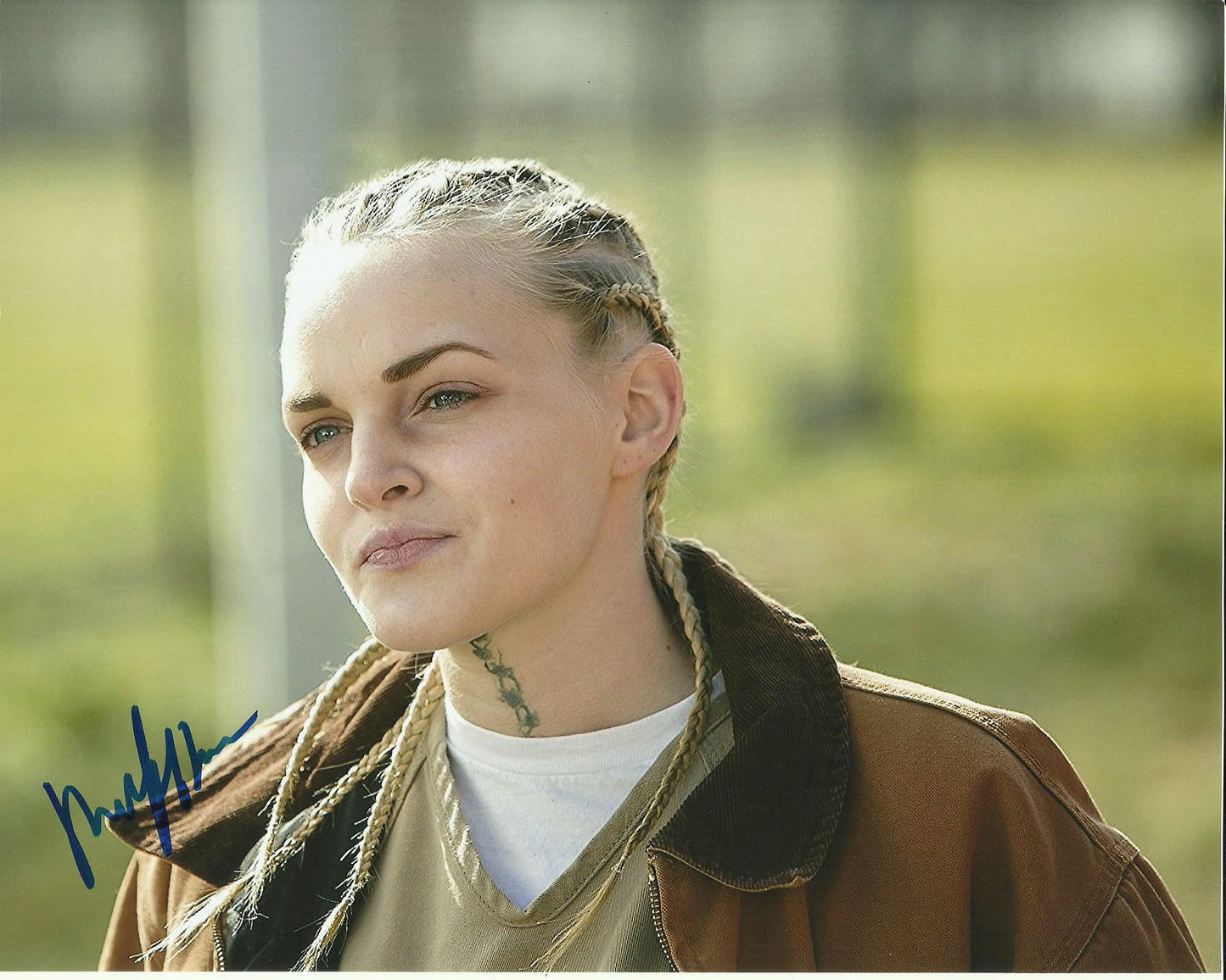 MADELINE BREWER SIGNED ORANGE IS THE NEW BLACK 10X8 PHOTO