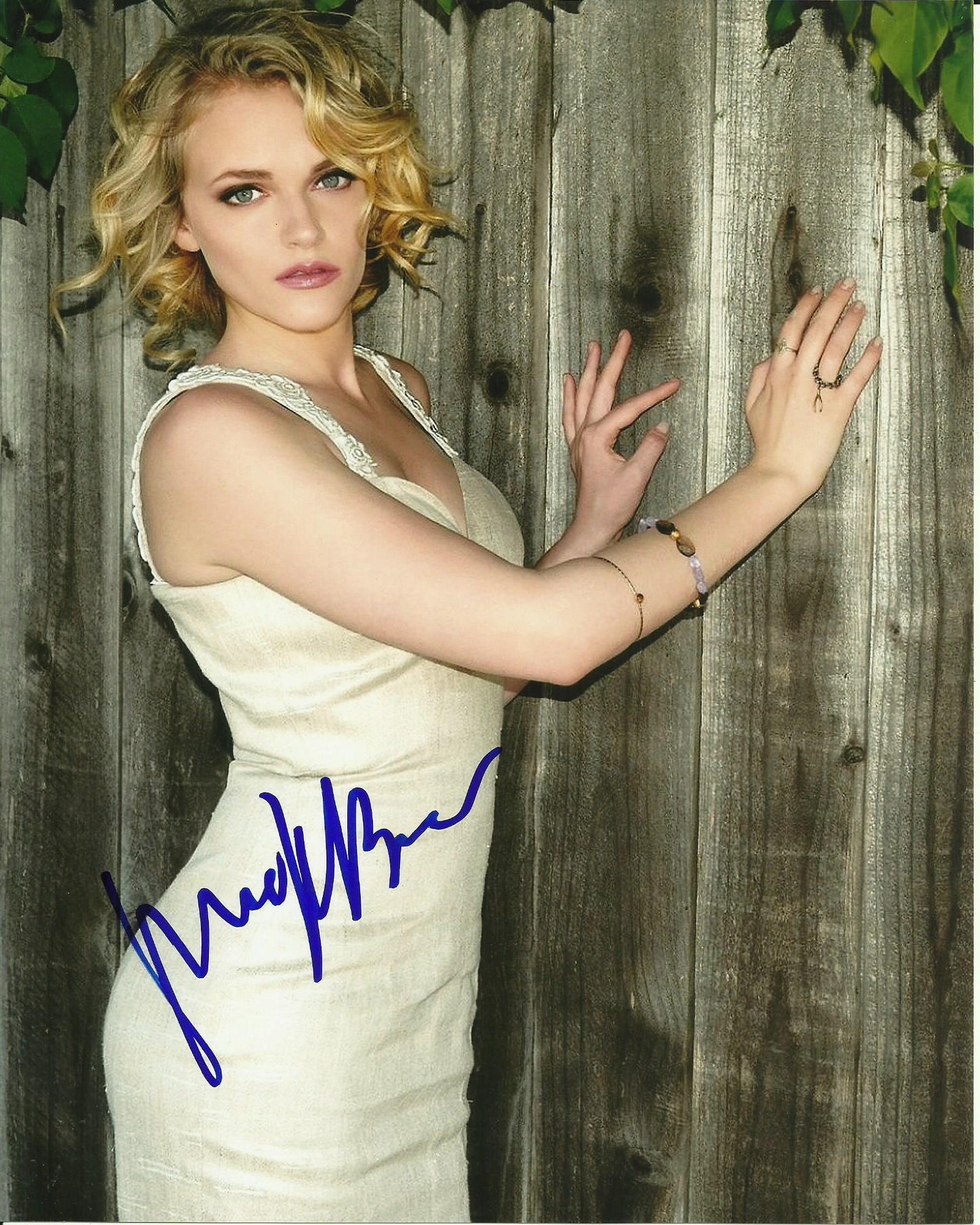 MADELINE BREWER SIGNED SEXY 10X8 PHOTO (2)