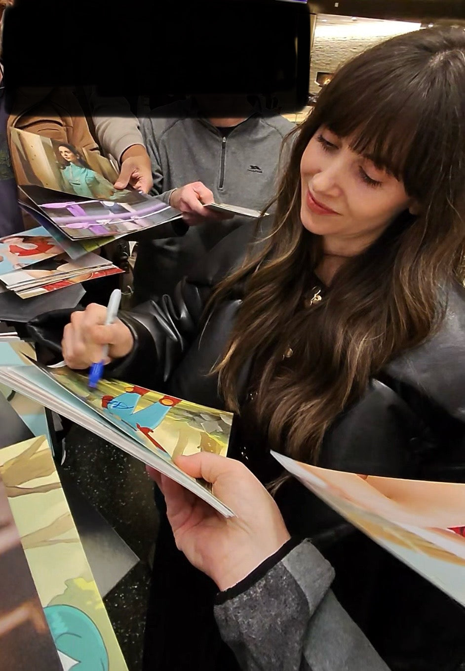 ALISON BRIE SIGNED RICK AND MORTY 10X8 PHOTO (1)