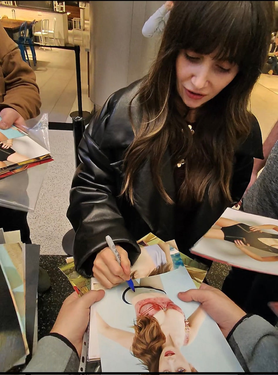 ALISON BRIE SIGNED SEXY 10X8 PHOTO (6) ALSO ACG CERTIFICATION