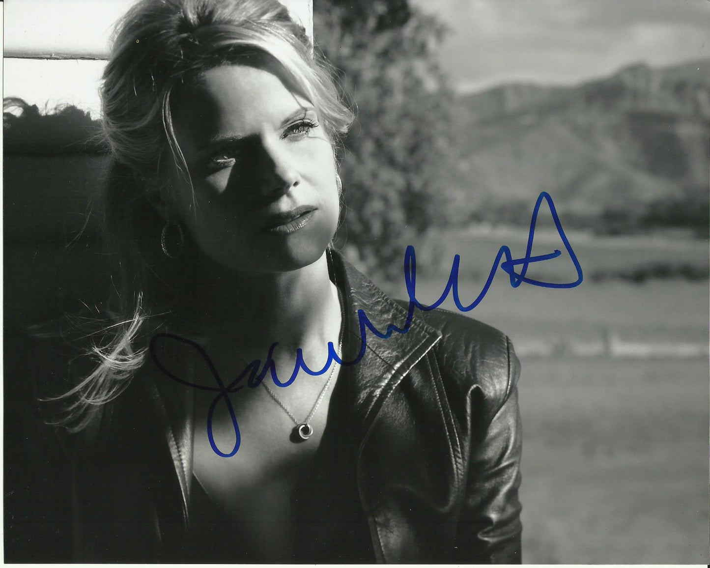 JOELLE CARTER SIGNED JUSTIFIED 10X8 PHOTO