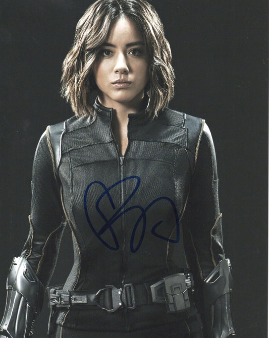 CHLOE BENNET SIGNED SEXY AGENTS OF SHIELD 8X10 PHOTO (1)