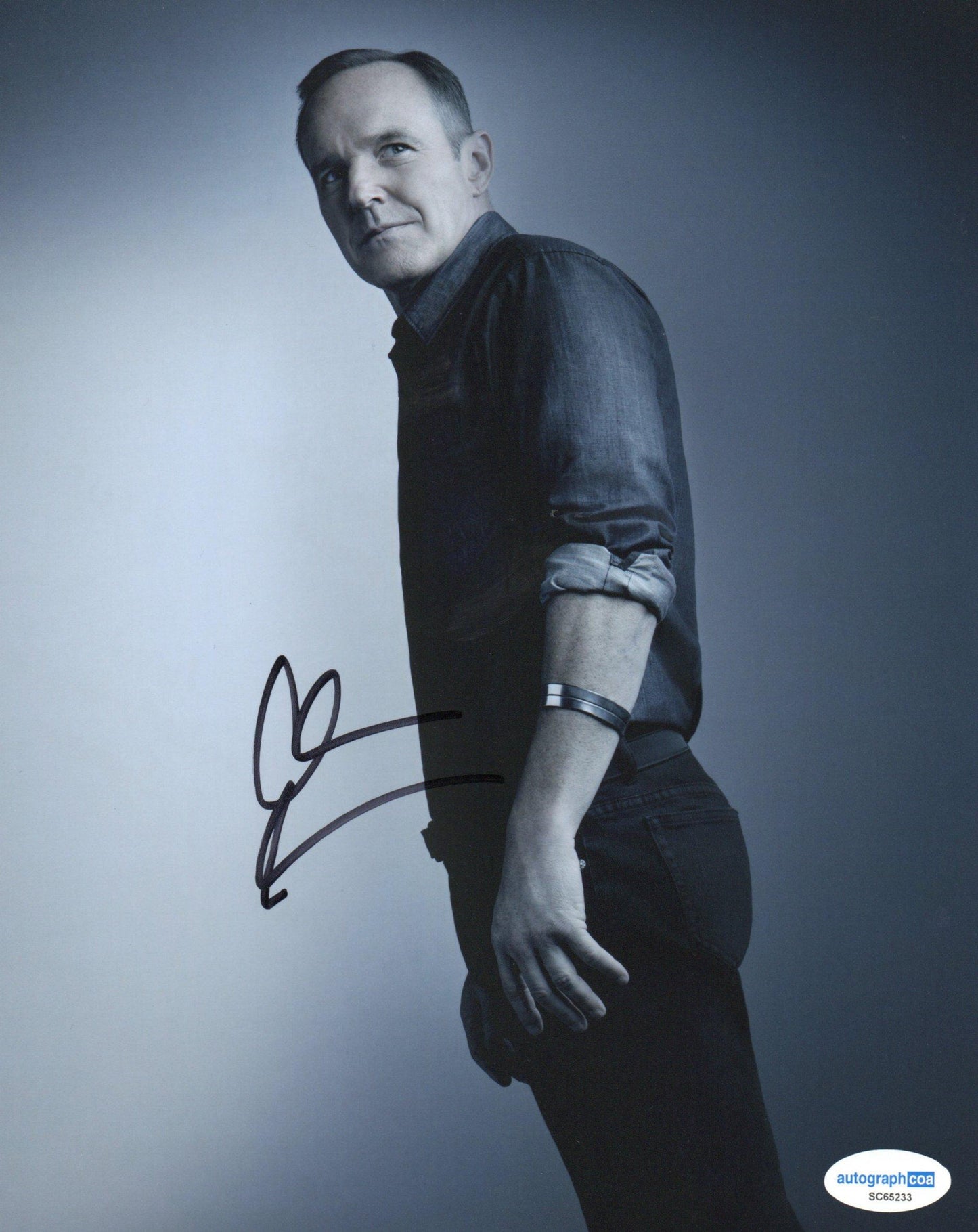 CLARK GREGG SIGNED AGENTS OF SHIELD 8X10 PHOTO (11) ALSO ACOA