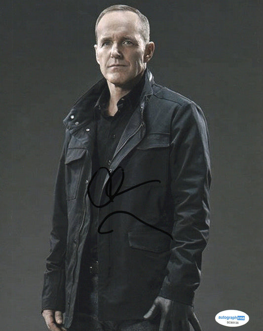 CLARK GREGG SIGNED AGENTS OF SHIELD 8X10 PHOTO (6) ALSO ACOA
