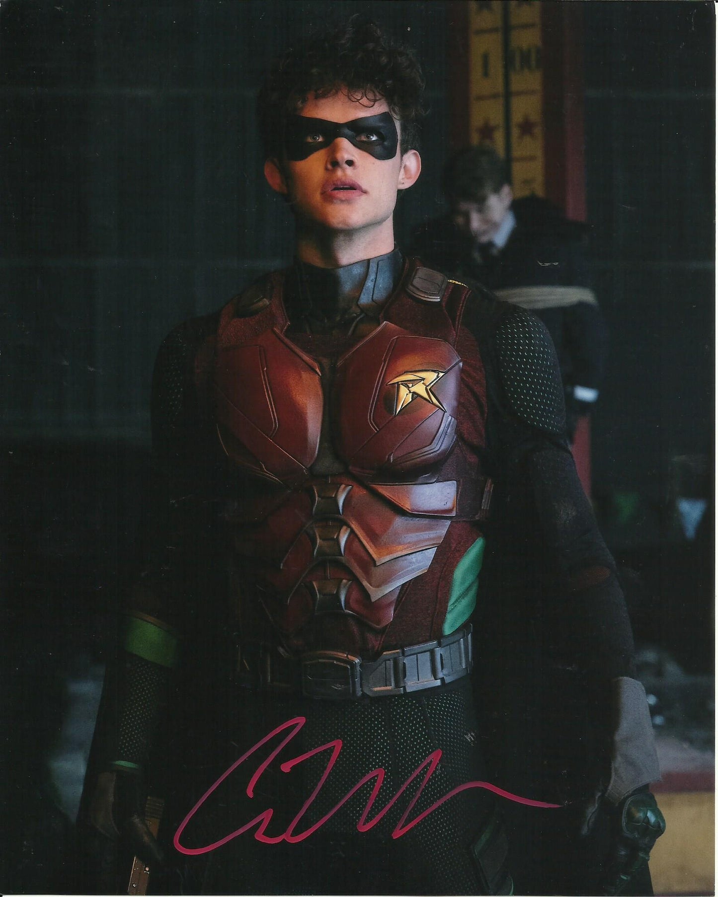 CURRAN WALTERS SIGNED TITANS 8X10 PHOTO (9)