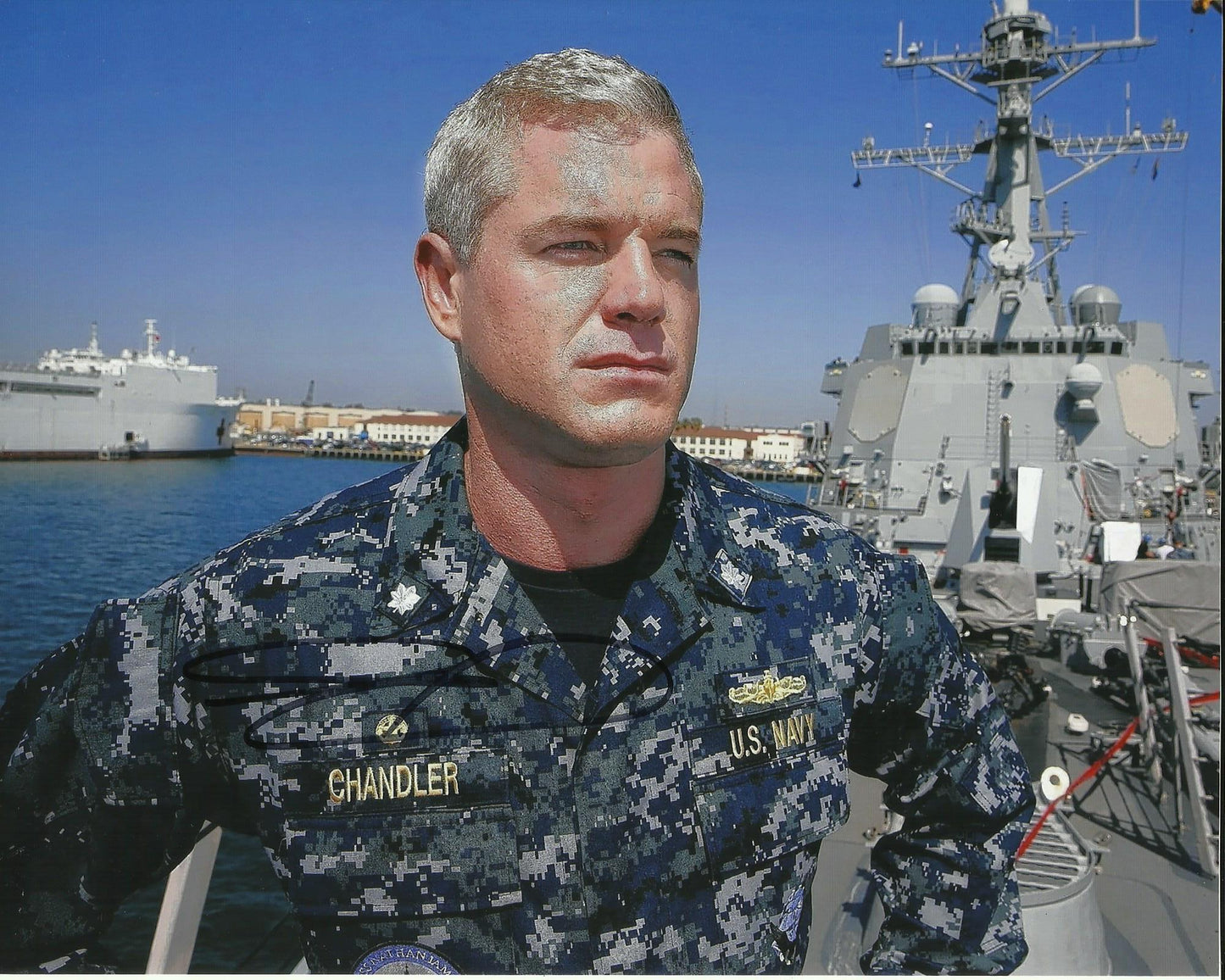 ERIC DANE SIGNED THE LAST SHIP 8X10 PHOTO