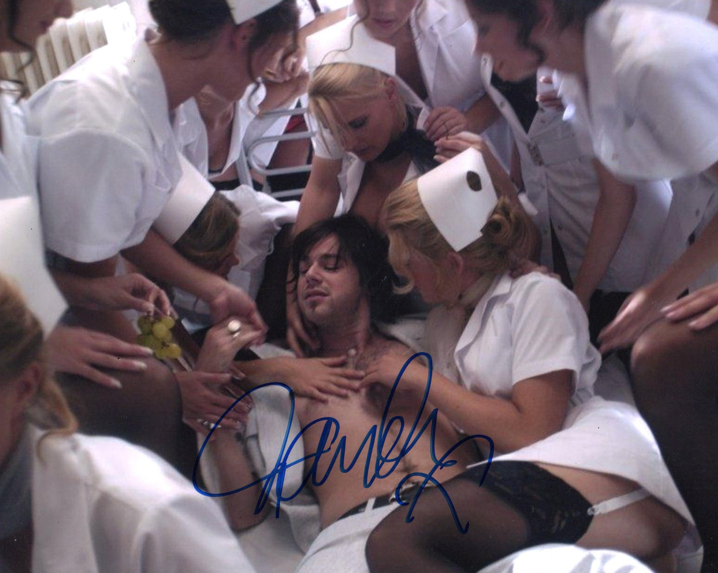 DANNY DYER SIGNED 8X10 PHOTO