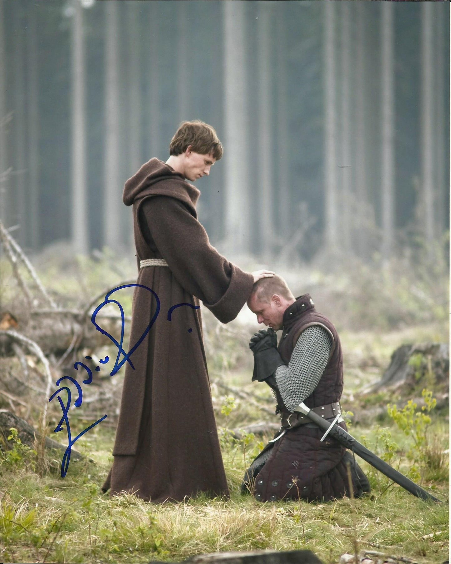 EDDIE REDMAYNE SIGNED BLACK DEATH 8X10 PHOTO (1)