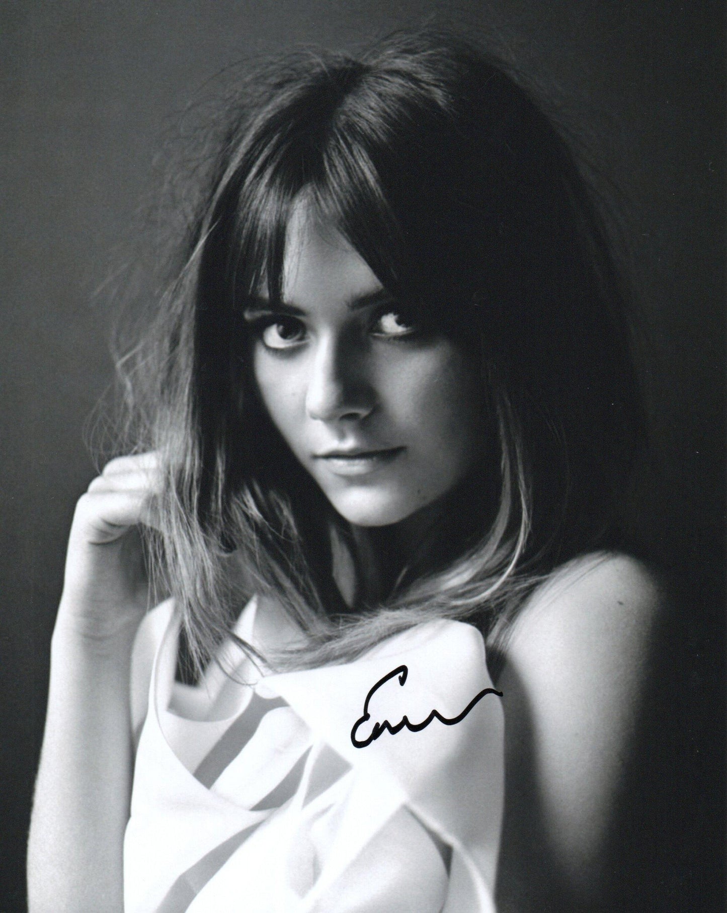 EMILIA JONES SIGNED SEXY 10X8 PHOTO (8)