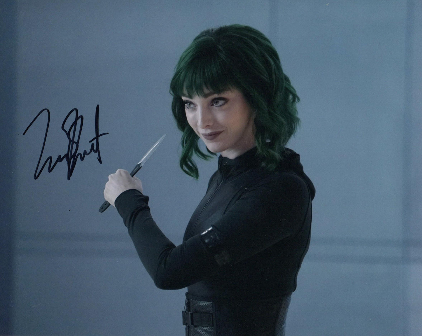 EMMA DUMONT SIGNED THE GIFTED 10X8 PHOTO (1)