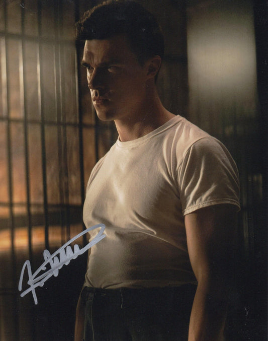 FINN WITTROCK SIGNED AMERICAN HORROR STORY 8X10 PHOTO (1)