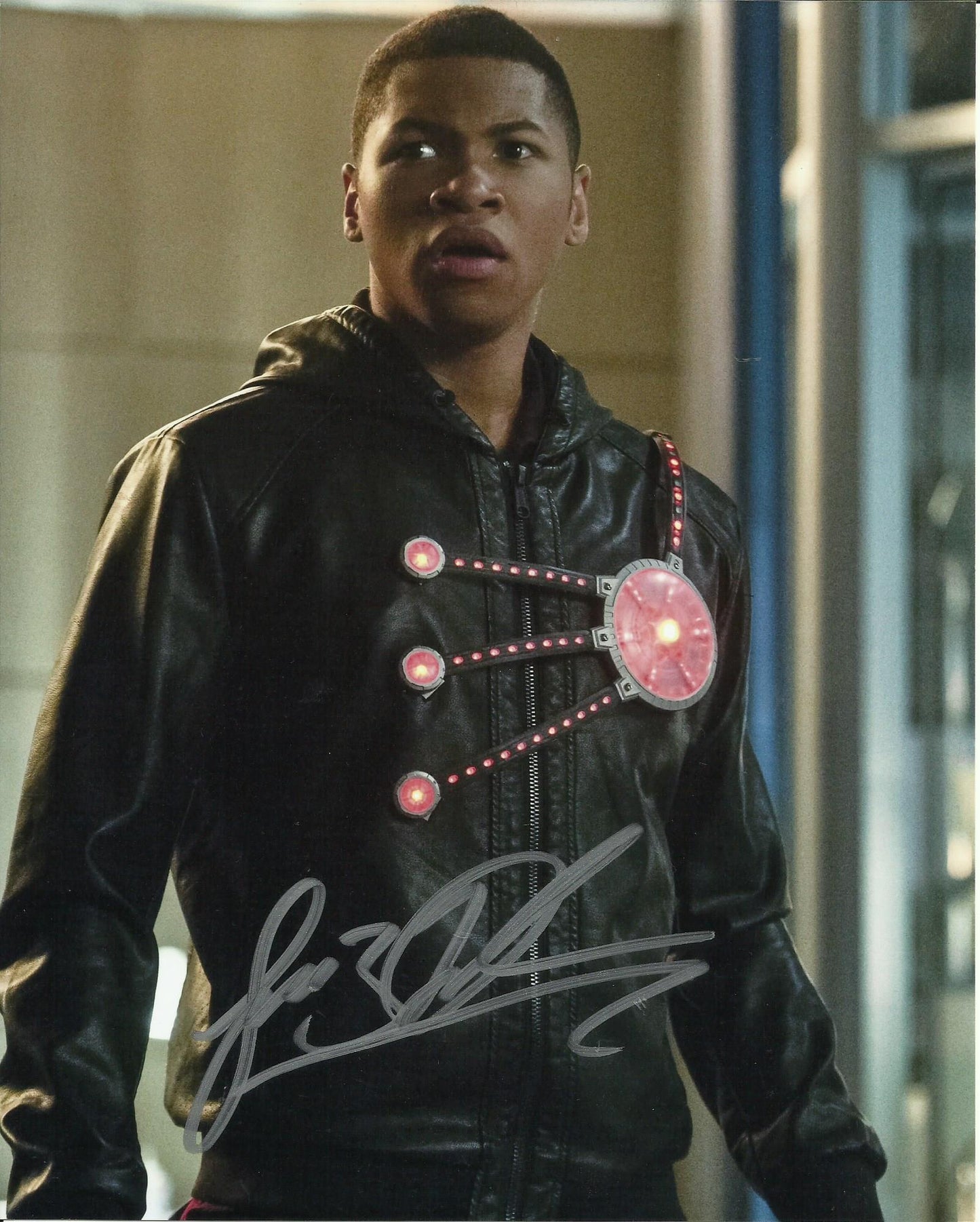 FRANZ DRAMEH SIGNED LEGENDS OF TOMORROW 8X10 PHOTO (1)