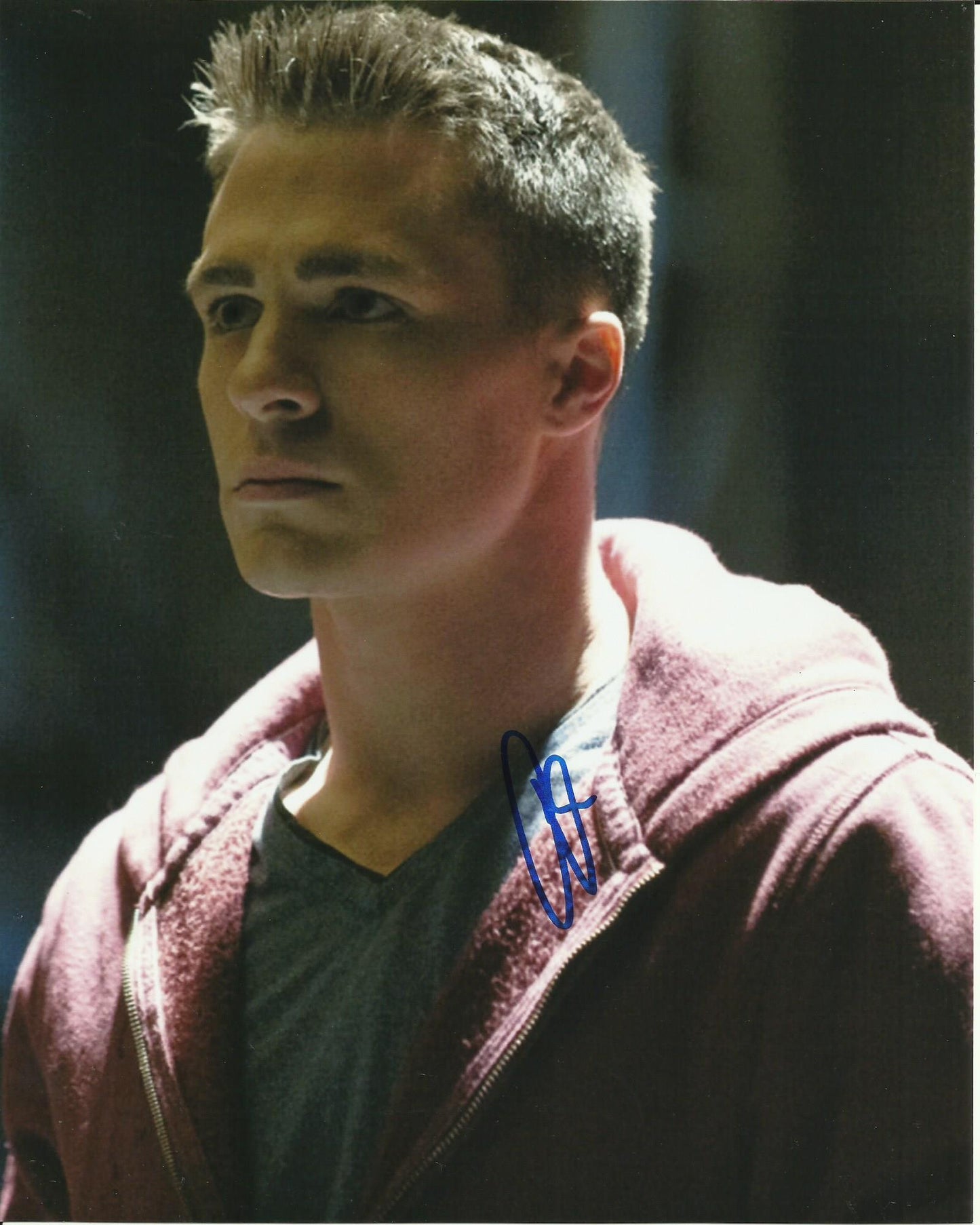 COLTON HAYNES SIGNED ARROW 8X10 PHOTO (2)