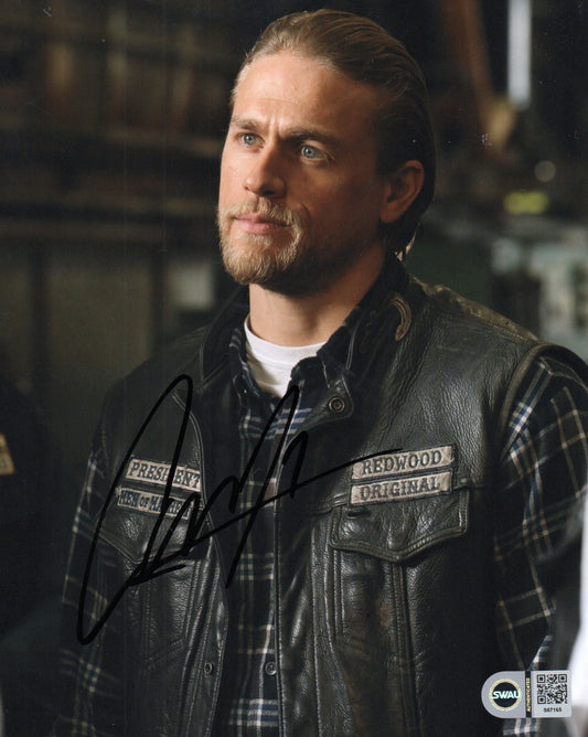 CHARLIE HUNNAM SIGNED SONS OF ANARCHY 8X10 PHOTO (2) ALSO SWAU