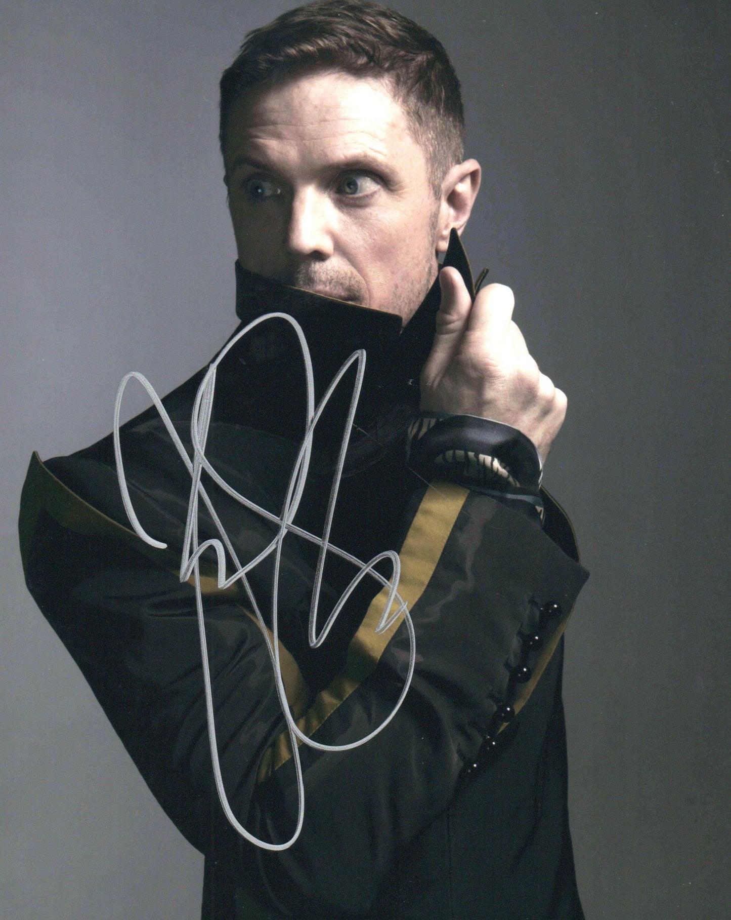 JAKE SHEARS SIGNED 10X8 PHOTO