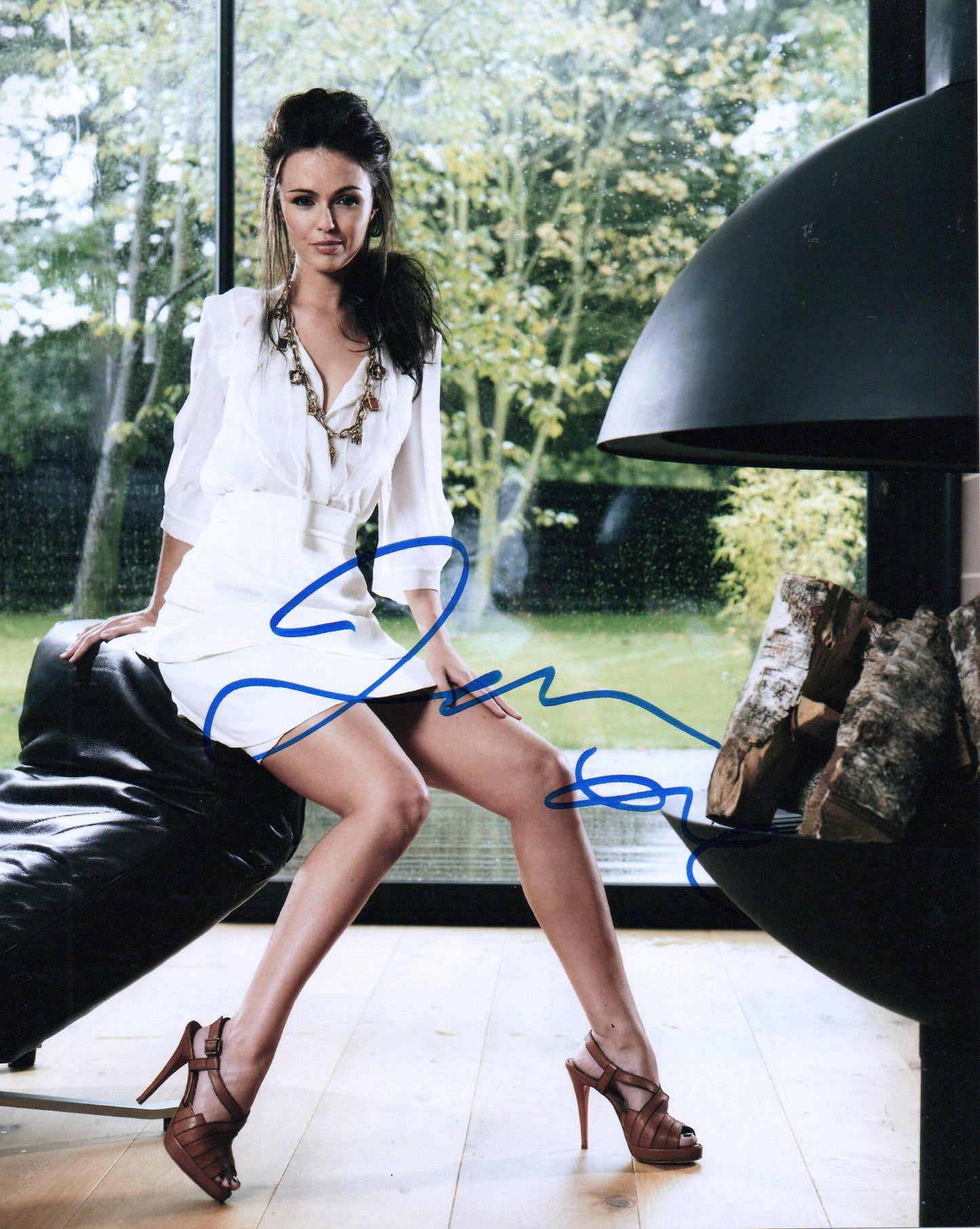 JENNIFER METCALFE SIGNED SEXY 10X8 PHOTO (1)