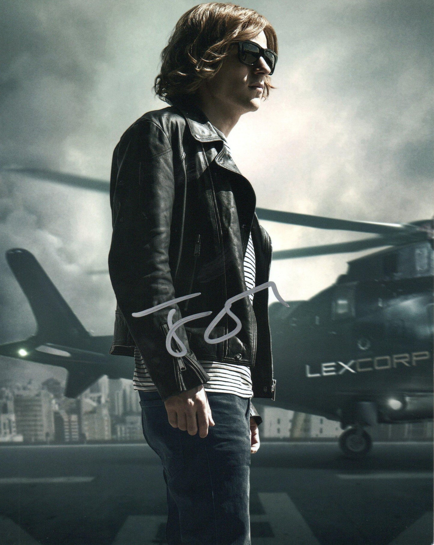 JESSE EISENBERG SIGNED LEX LUTHER 8X10 PHOTO (4)