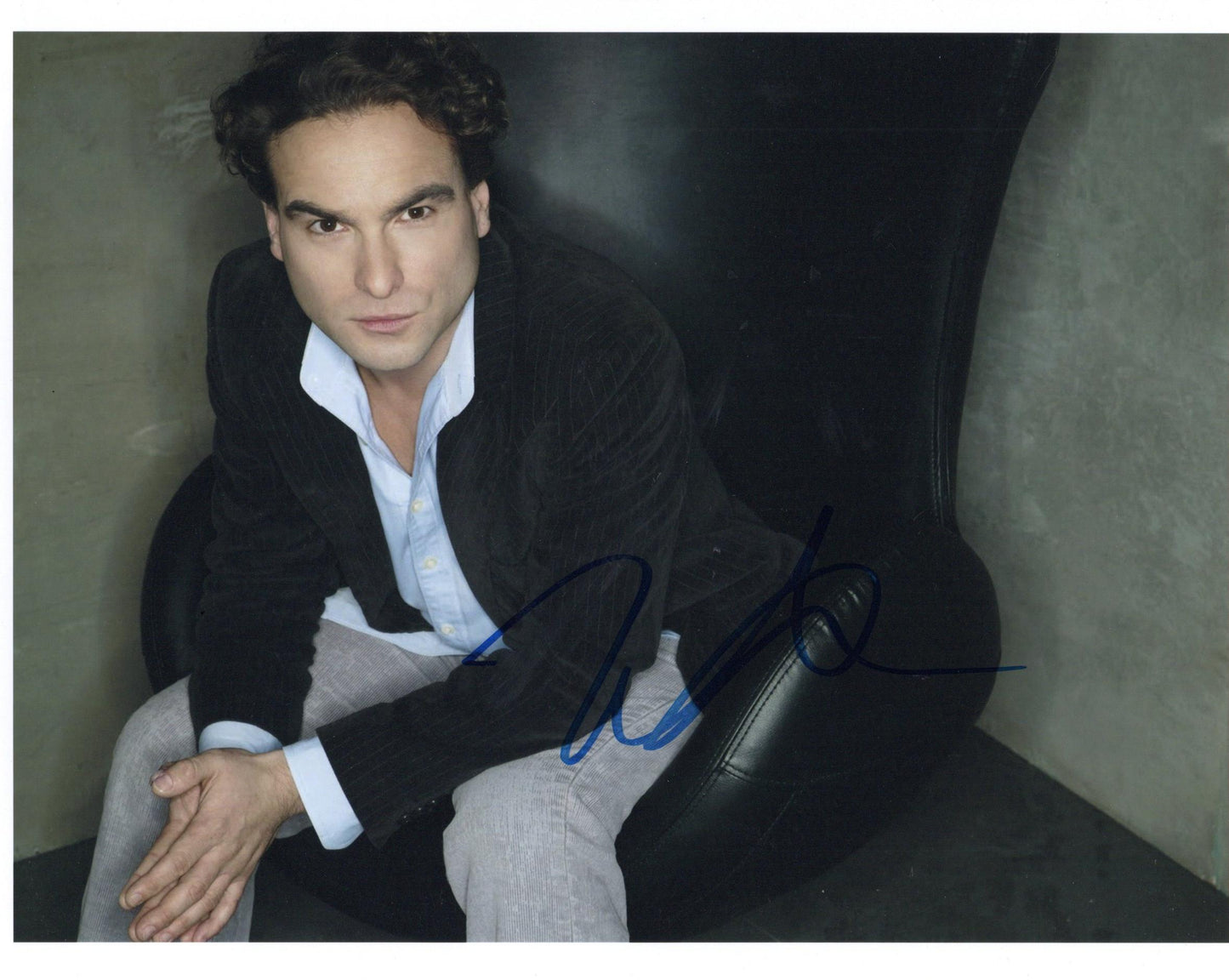 JOHNNY GALECKI SIGNED 8X10 PHOTO (1)