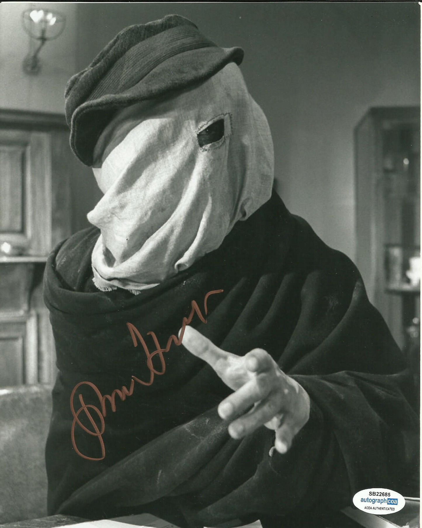 JOHN HURT SIGNED ELEPHANT MAN 8X10 PHOTO (1) ALSO ACOA CERTIFIED