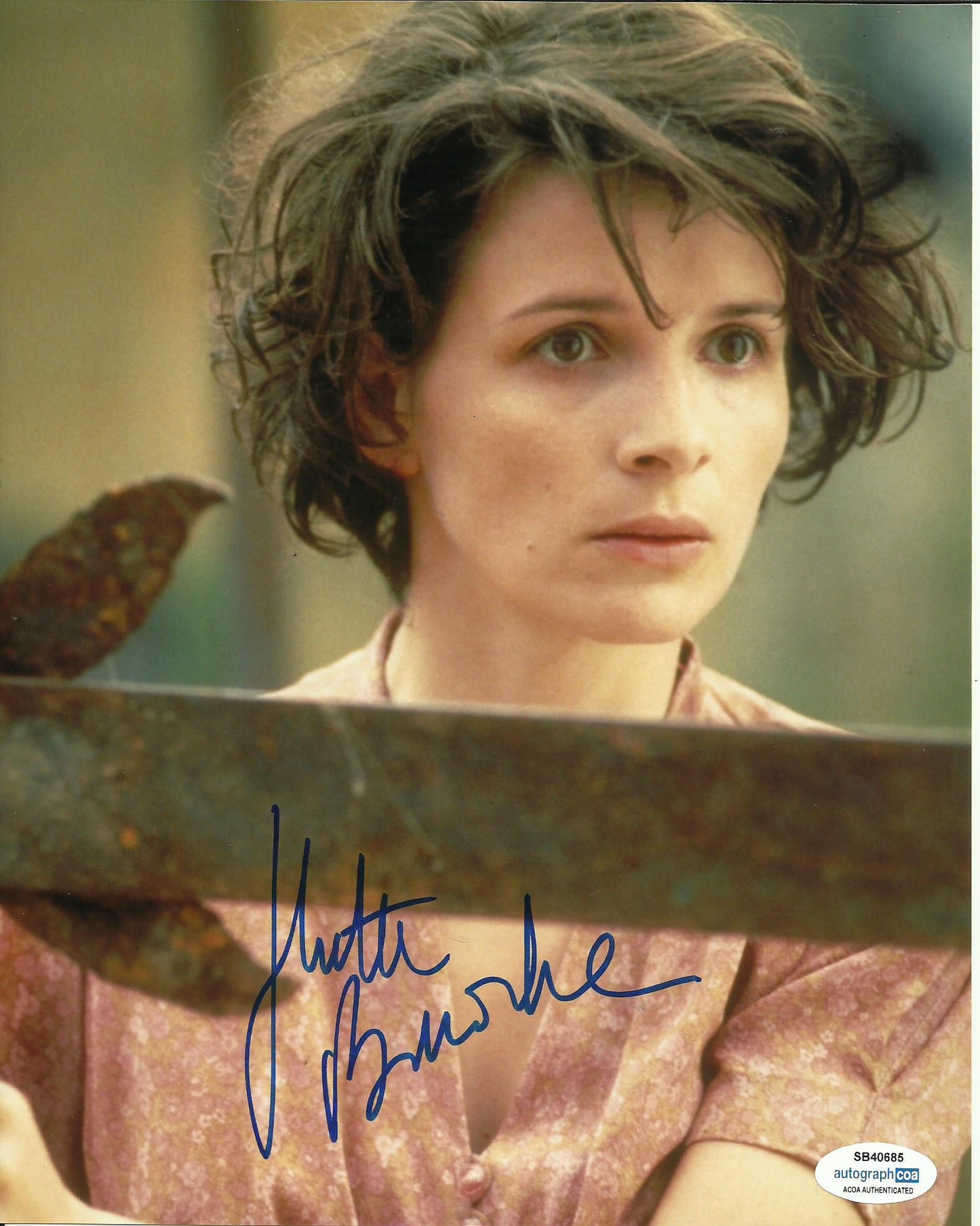 JULIETTE BINOCHE SIGNED THE ENGLISH PATIENT 10X8 PHOTO (1) ALSO ACOA CERTIFIED