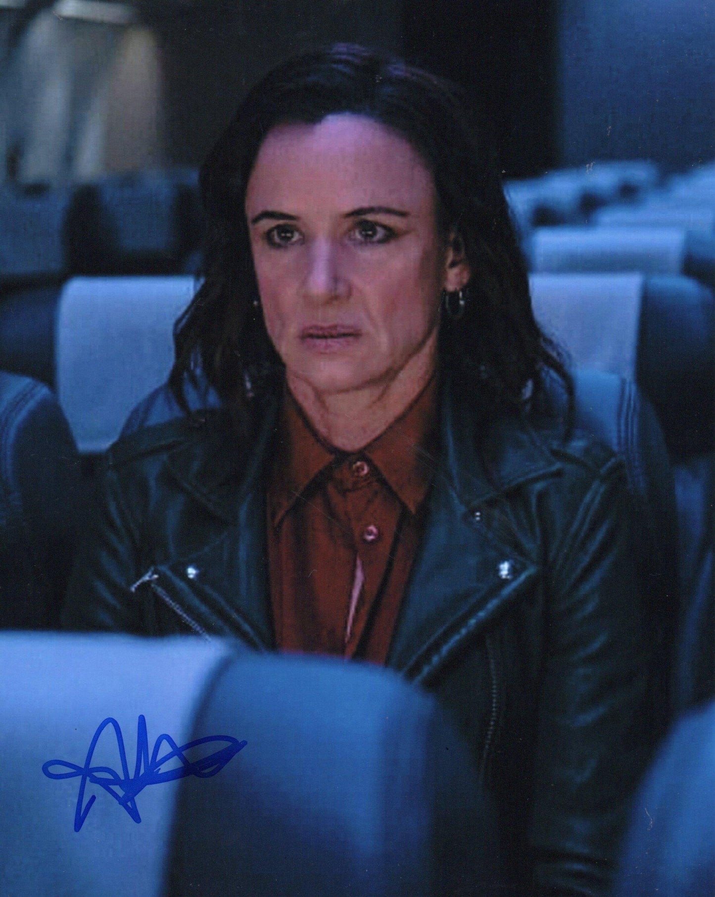 JULIETTE LEWIS SIGNED YELLOWJACKETS 10X8 PHOTO (2)