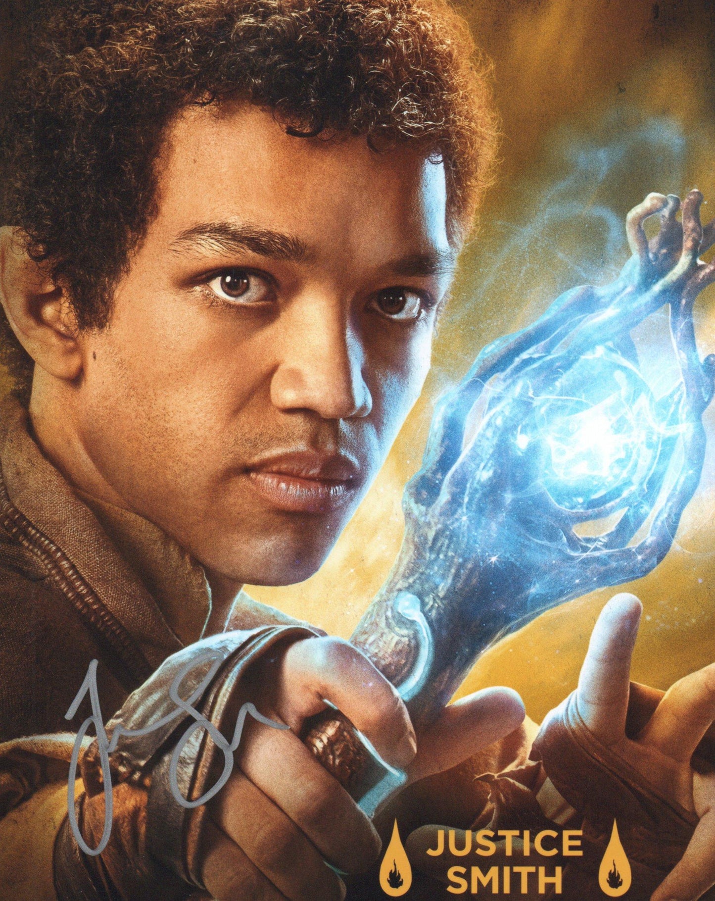 JUSTICE SMITH SIGNED DUNGEONS AND DRAGONS 10X8 PHOTO (1)