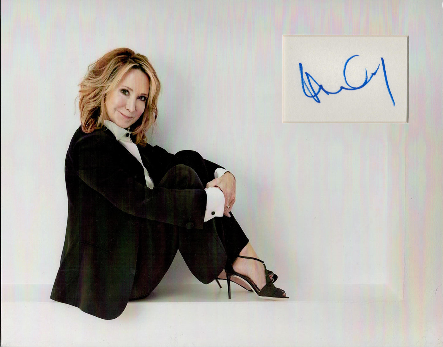 FELICITY KENDAL SIGNED 14X11 SEXY PHOTO MOUNT (1)