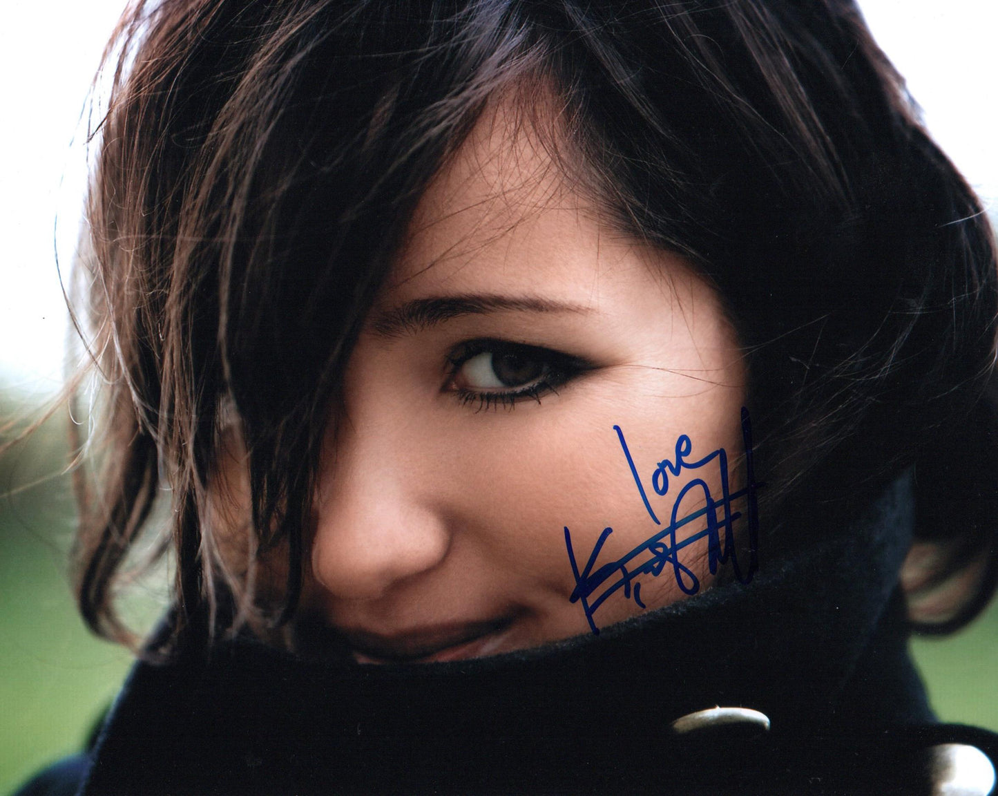 KT TUNSTALL SIGNED 10X8 PHOTO