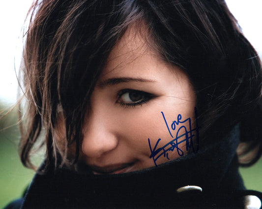 KT TUNSTALL SIGNED 10X8 PHOTO
