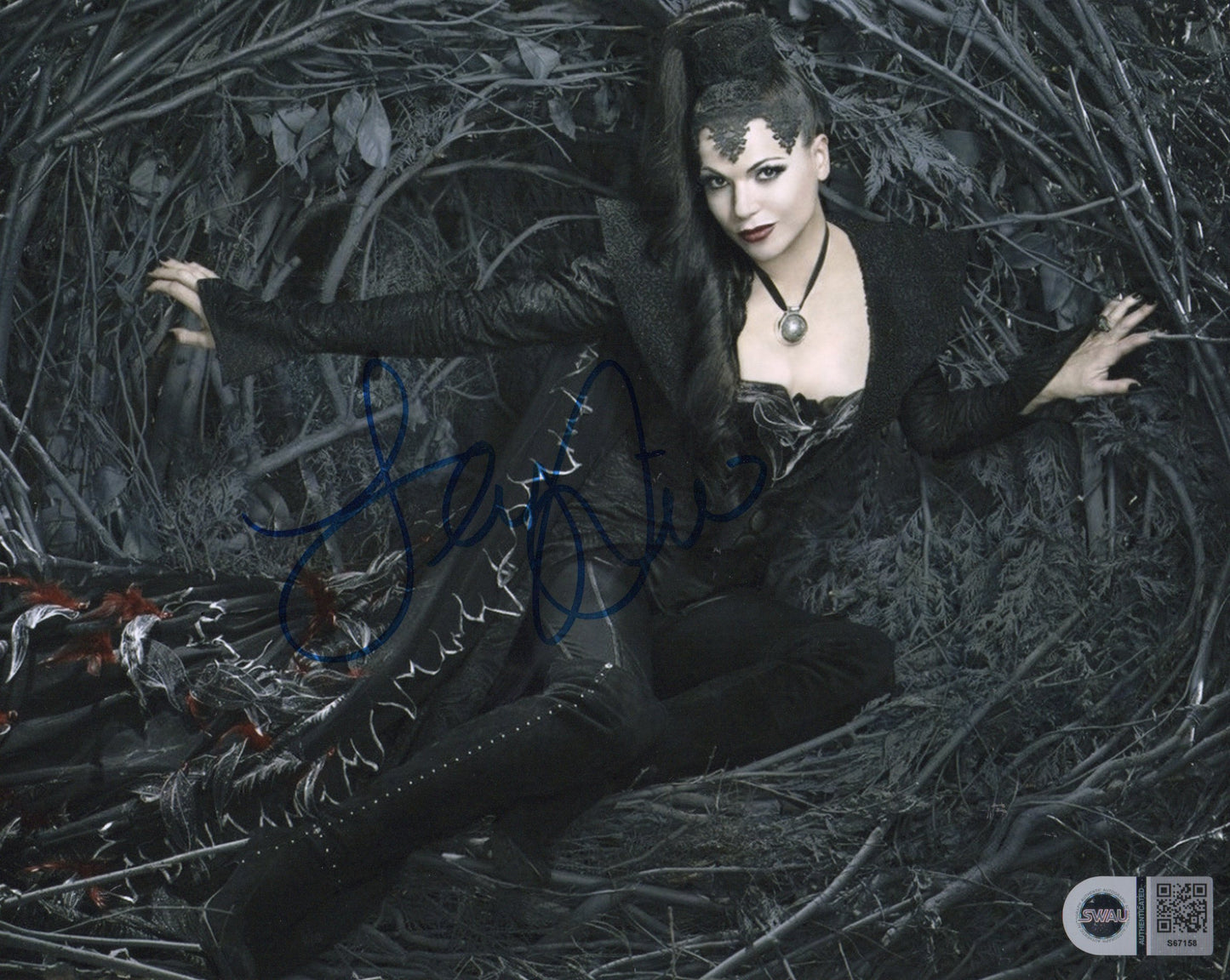 LANA PARRILLA SIGNED ONCE UPON A TIME 10X8 PHOTO (5) ALSO SWAU