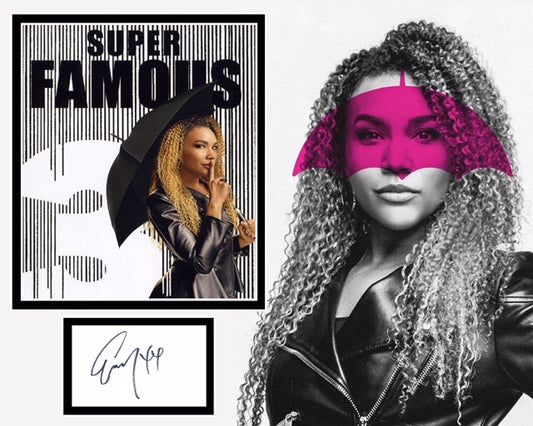 EMMY RAVER-LAMPMAN SIGNED UMBRELLA ACADEMY PHOTO MOUNT UACC REG 242