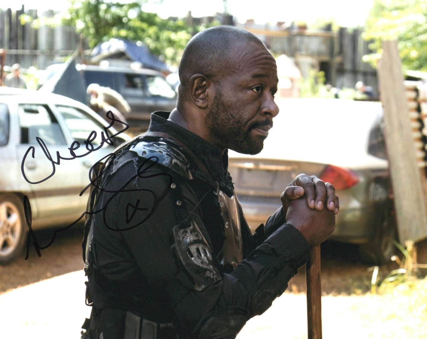 LENNIE JAMES SIGNED THE WALKING DEAD 8X10 PHOTO (8)
