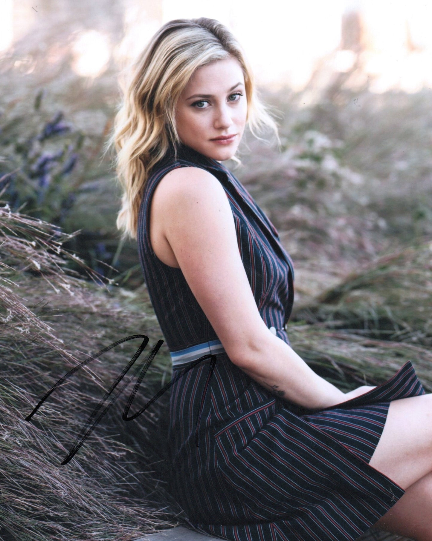 LILI REINHART SIGNED SEXY PHOTO (7)