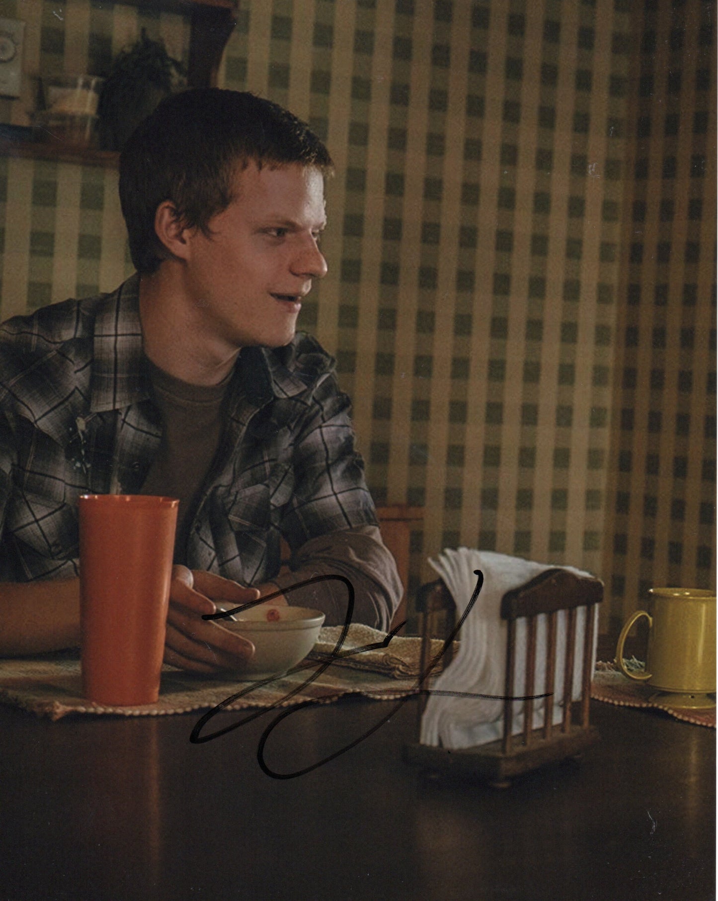 LUCAS HEDGES SIGNED 8X10 THREE BILLBOARDS PHOTO