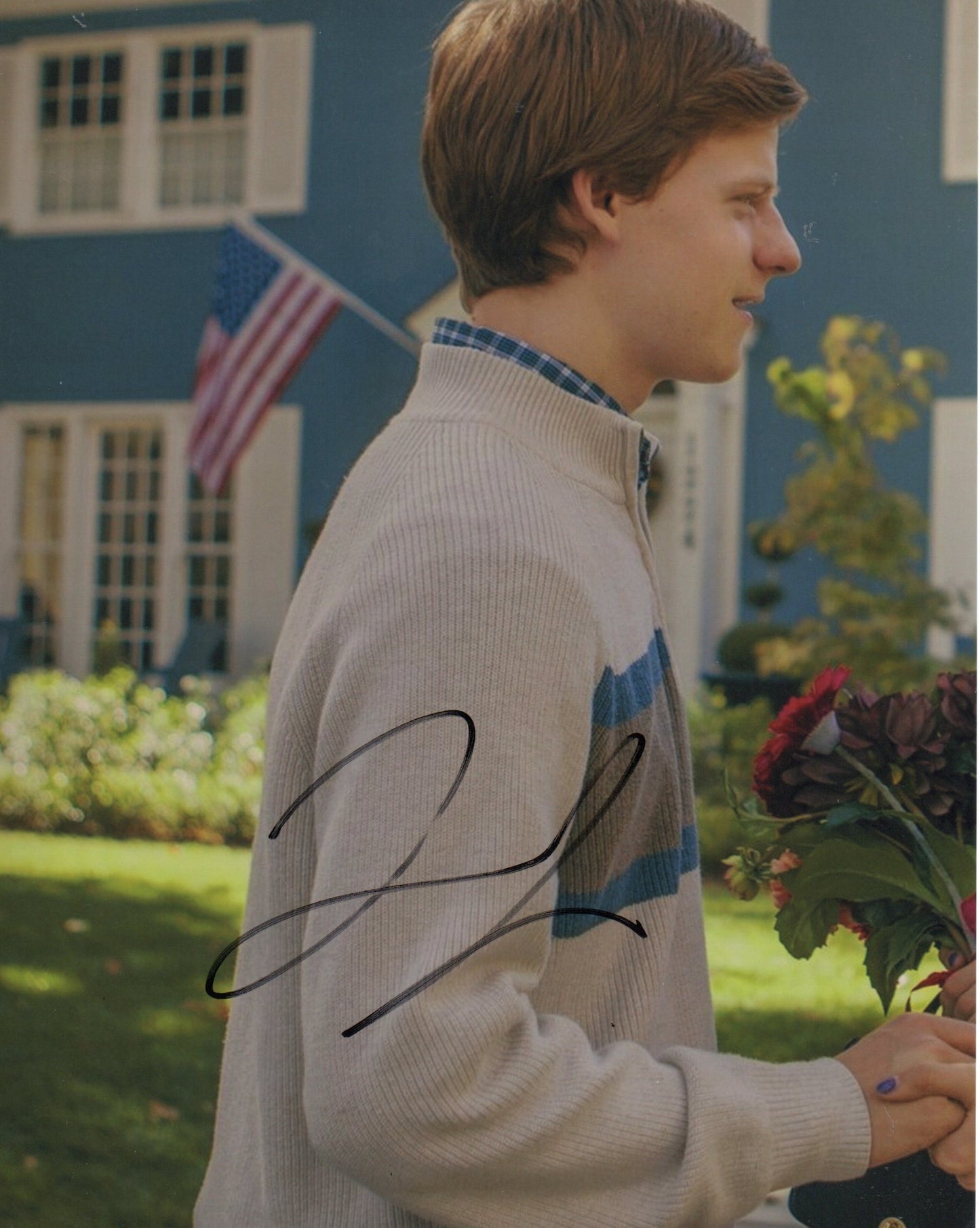 LUCAS HEDGES SIGNED 8X10 PHOTO (2)