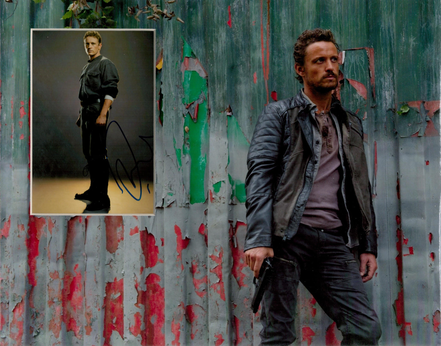 DAVID LYONS SIGNED 14X11 REVOLUTION PHOTO MOUNT (1)