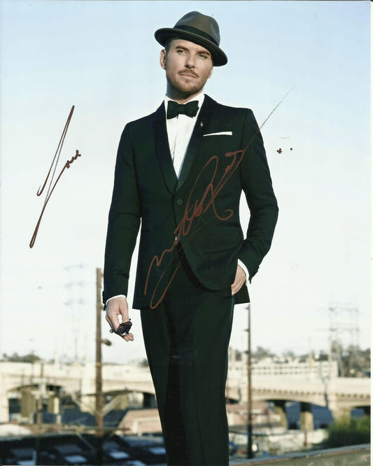 MATT GOSS SIGNED 10X8 PHOTO (1)