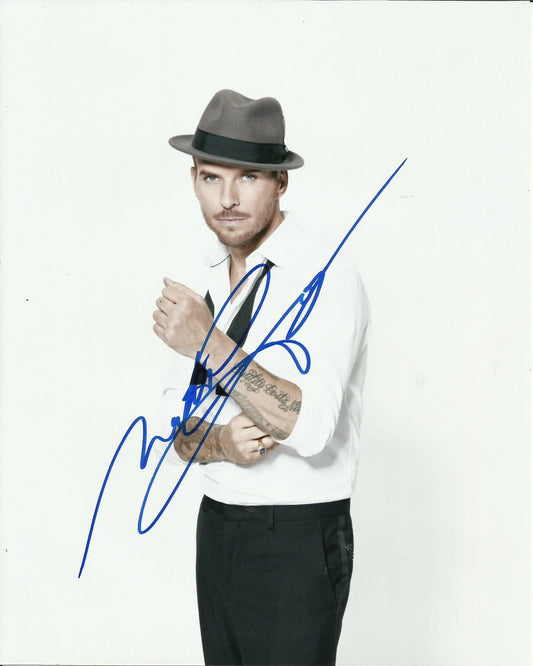 MATT GOSS SIGNED 10X8 PHOTO (2)
