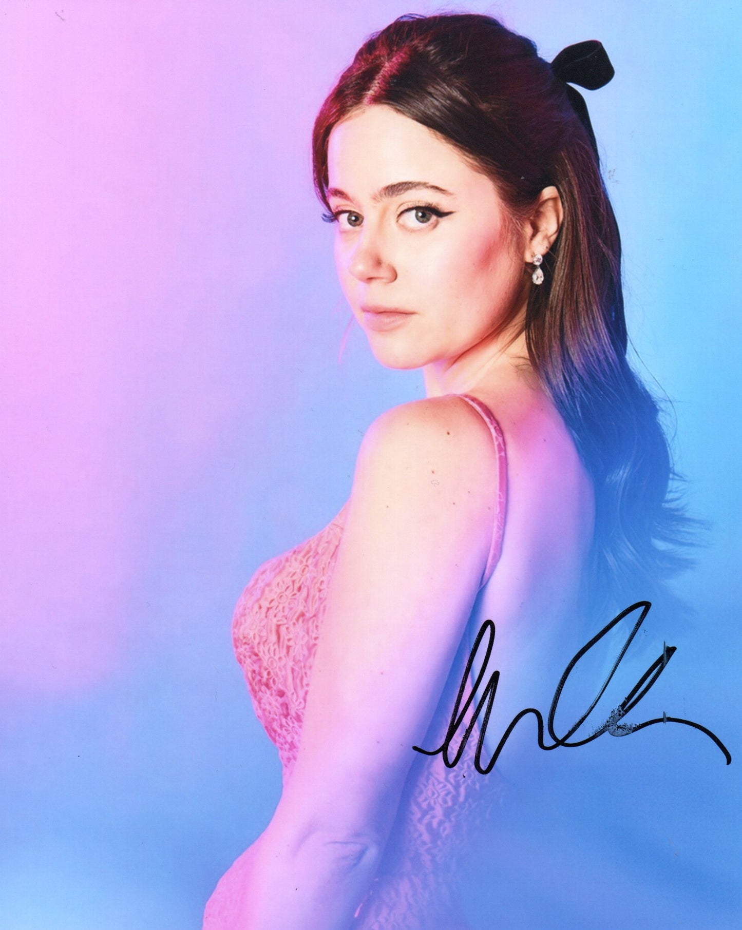 MOLLY GORDON SIGNED SEXY 8X10 PHOTO (1) SLIGHT SMUDGE