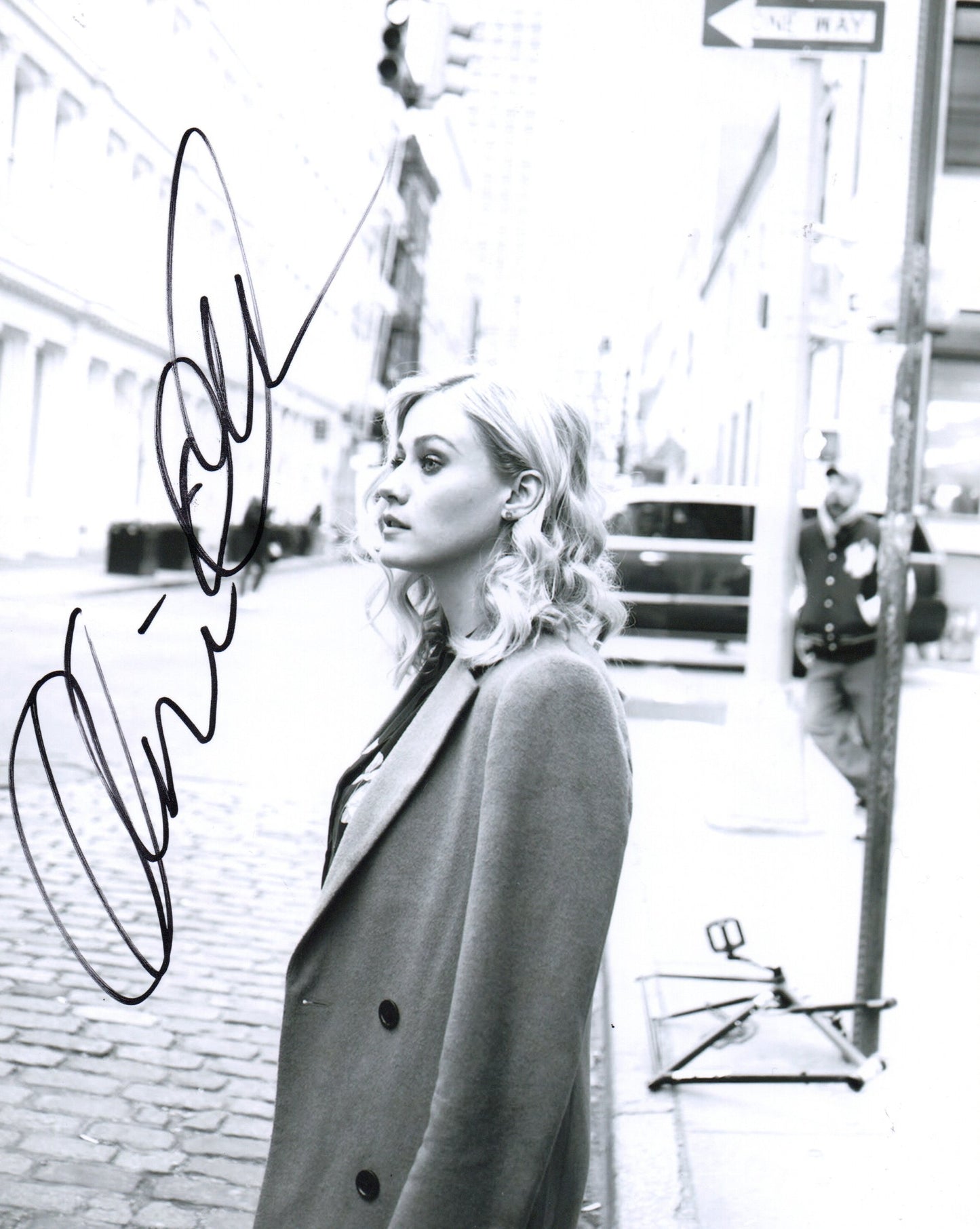 OLIVIA TAYLOR DUDLEY SIGNED SEXY 10X8 PHOTO (1)